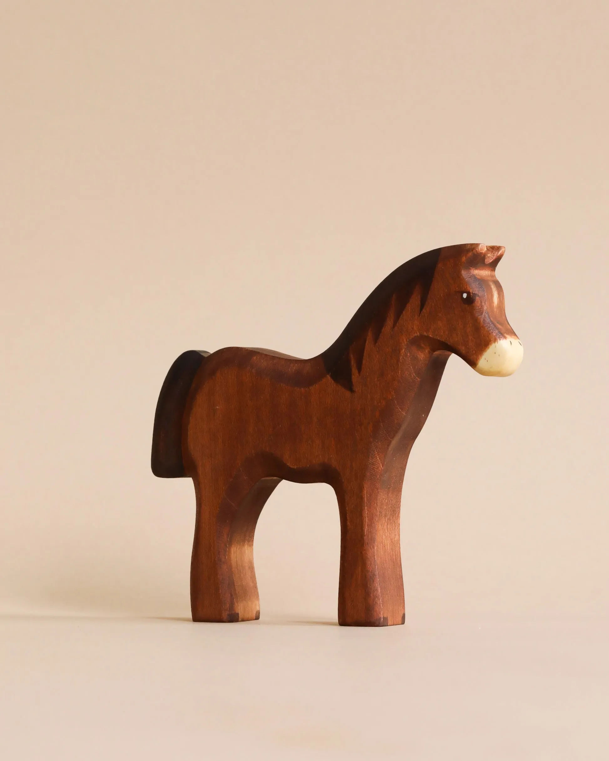 Handmade Holzwald Dark Brown Horse Odin Parker