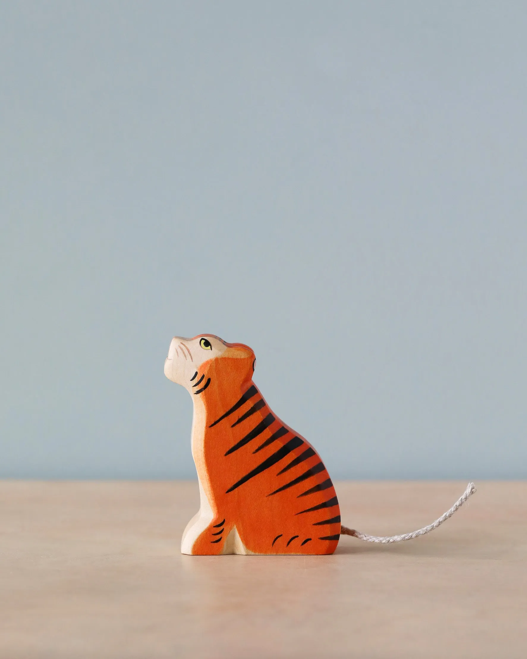 Handmade Holzwald Sitting Tiger Odin Parker