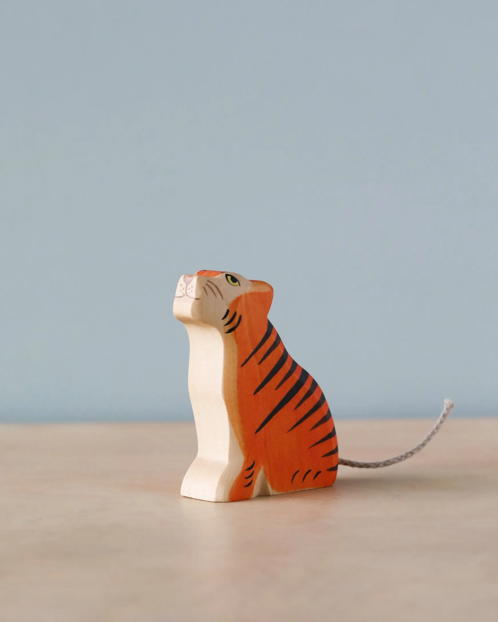 Handmade Holzwald Sitting Tiger Odin Parker