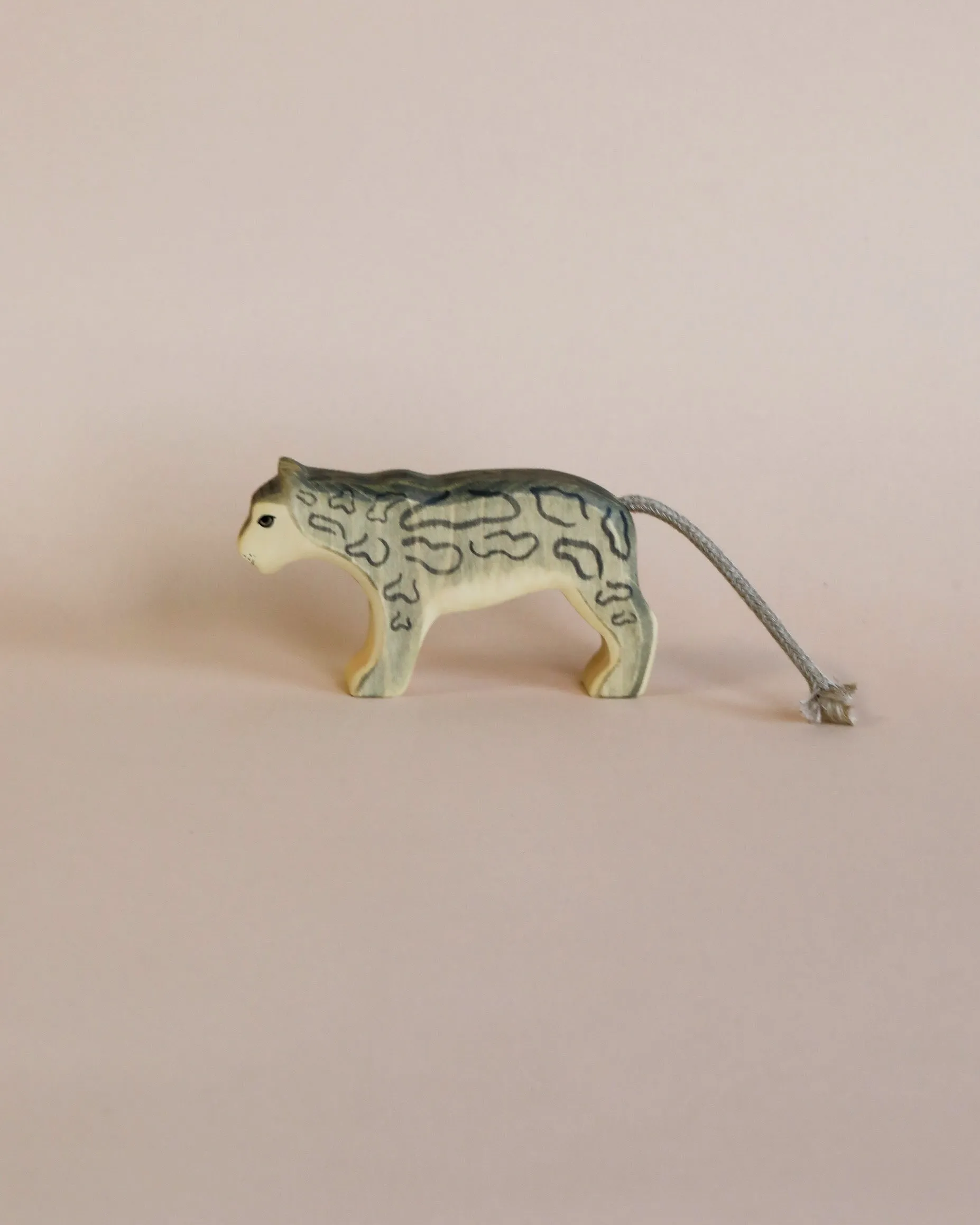 Handmade Holzwald Snow Leopard Odin Parker