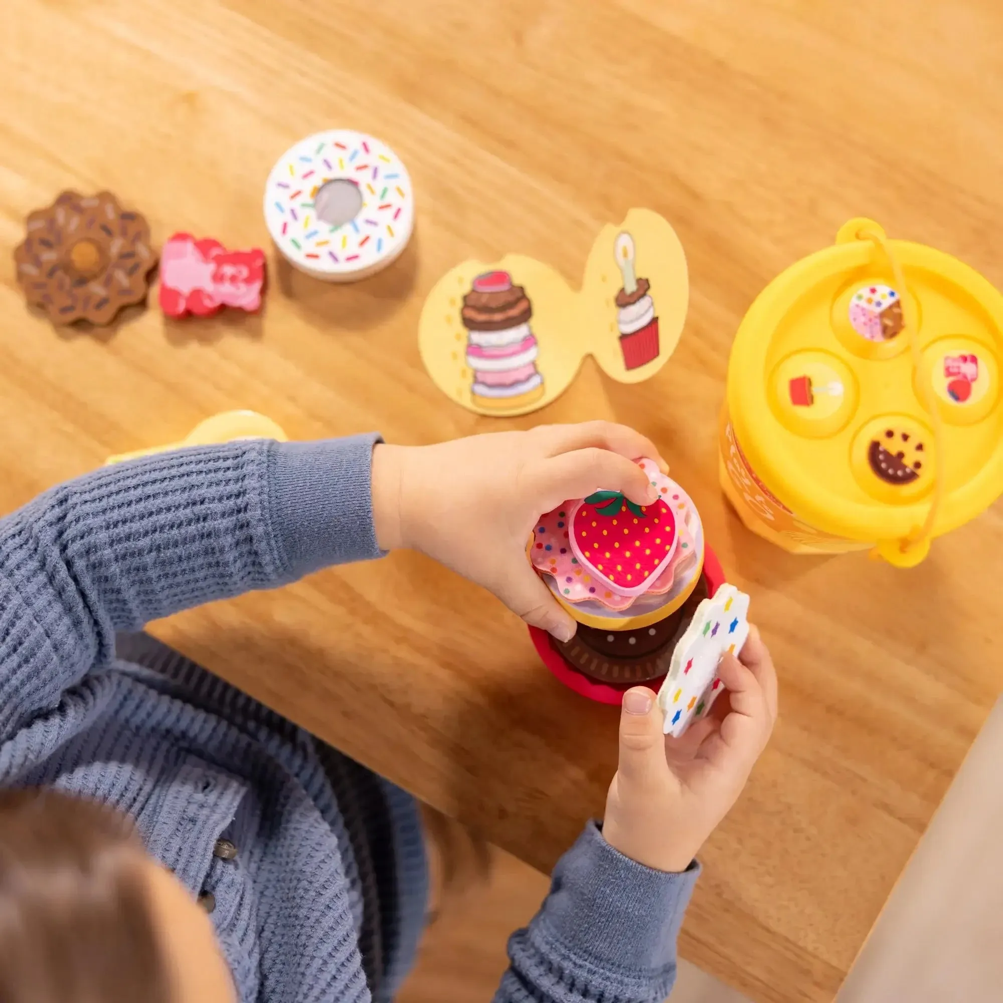 Melissa and Doug Play to Go Cake and Cookies Play Set