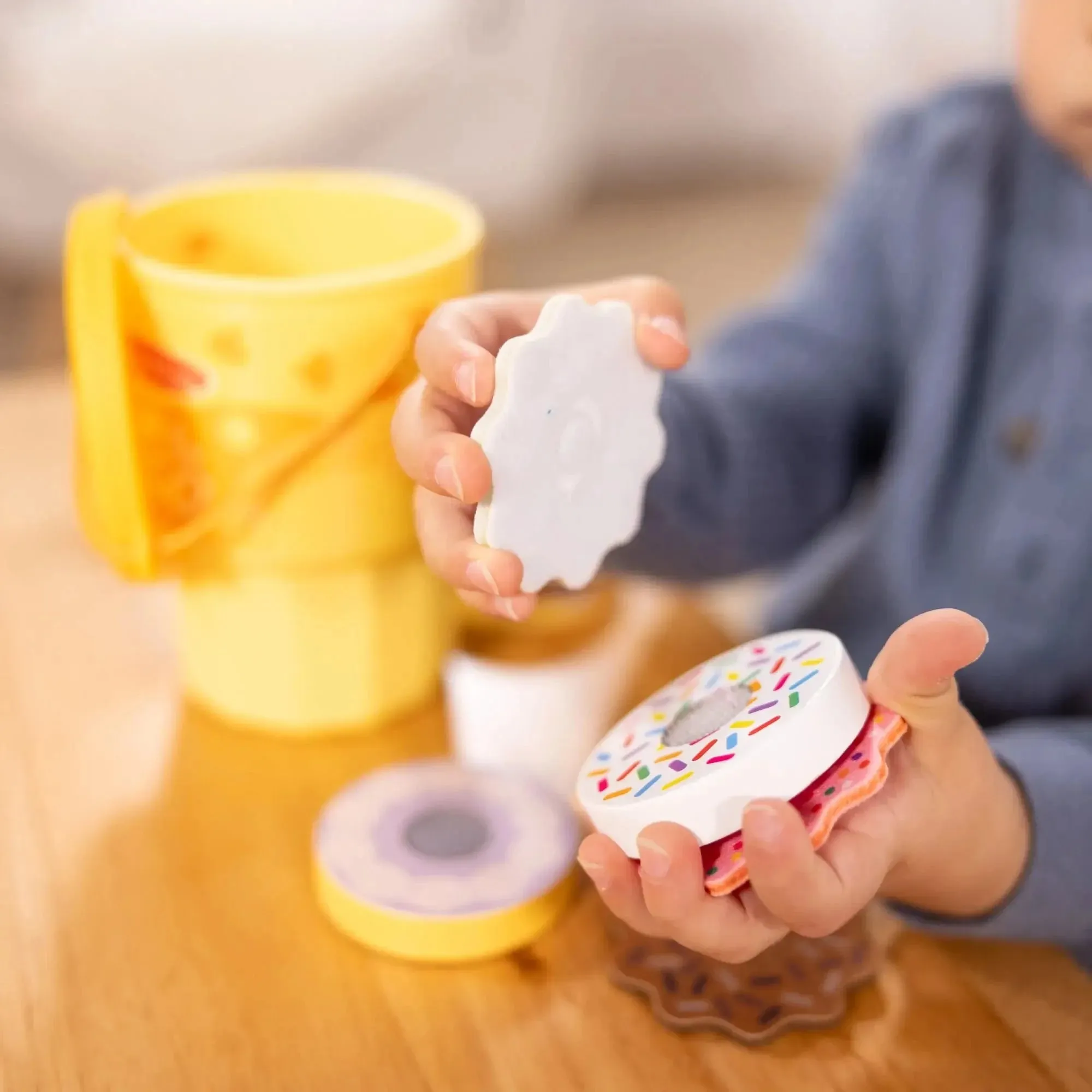 Melissa and Doug Play to Go Cake and Cookies Play Set