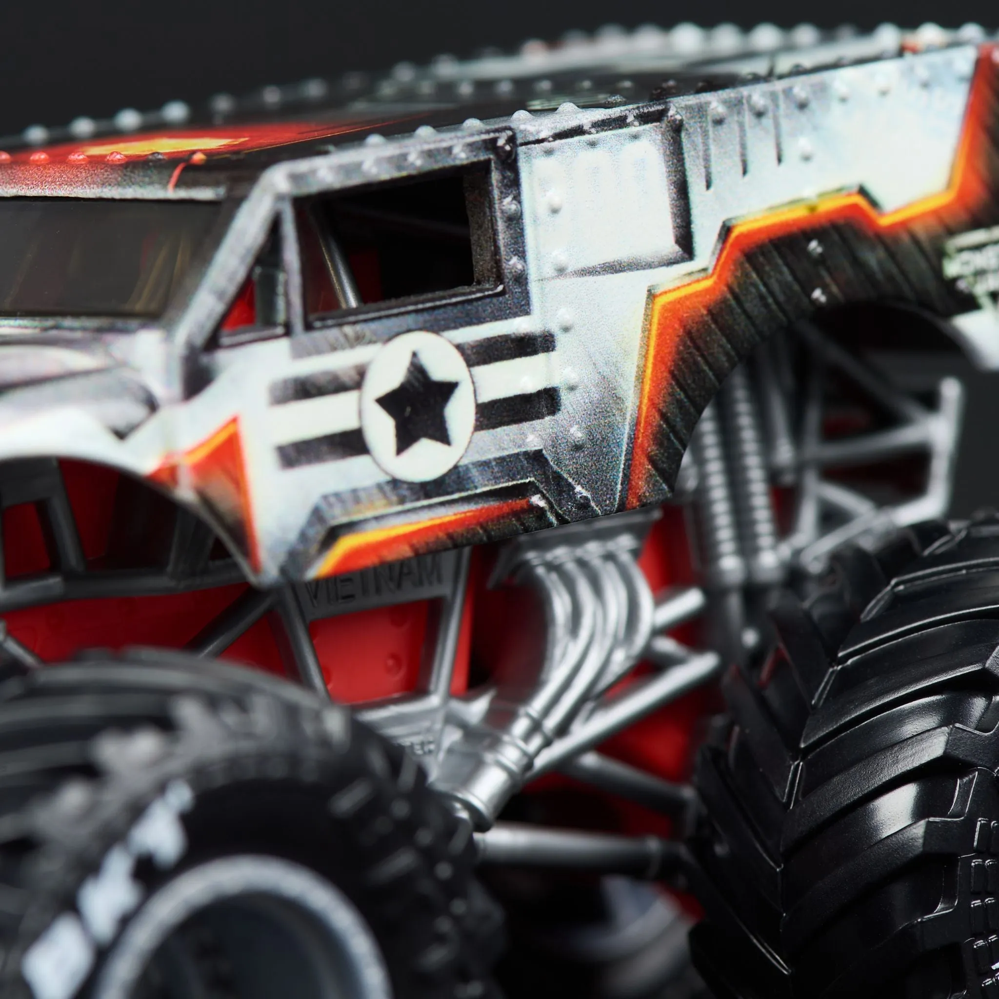 Monster Jam 1:64 Marvel 2 Pack - Iron Man vs War Machine