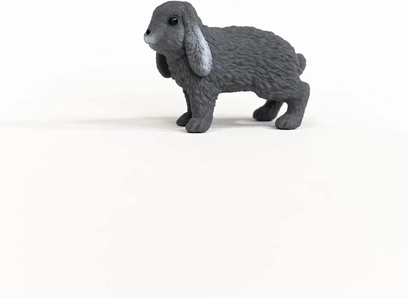 SCHLEICH 13935 Lop-Eared Rabbit Figure