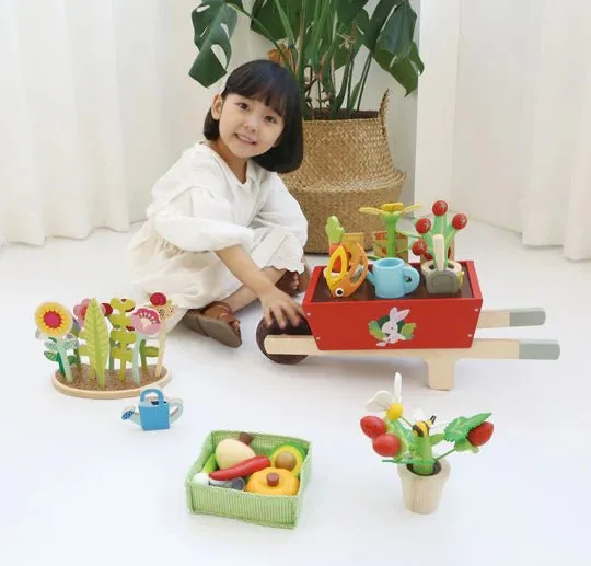 Tender Leaf Toys: Wheelbarrow Set